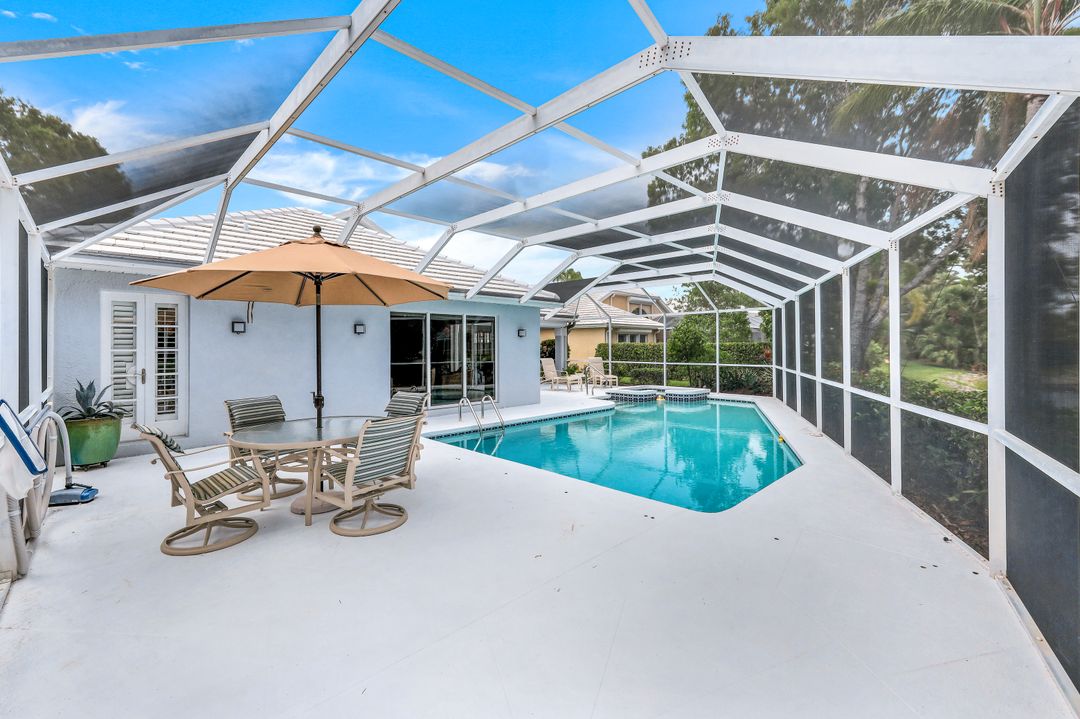 1343 Old Oak Ln, Naples, FL 34110