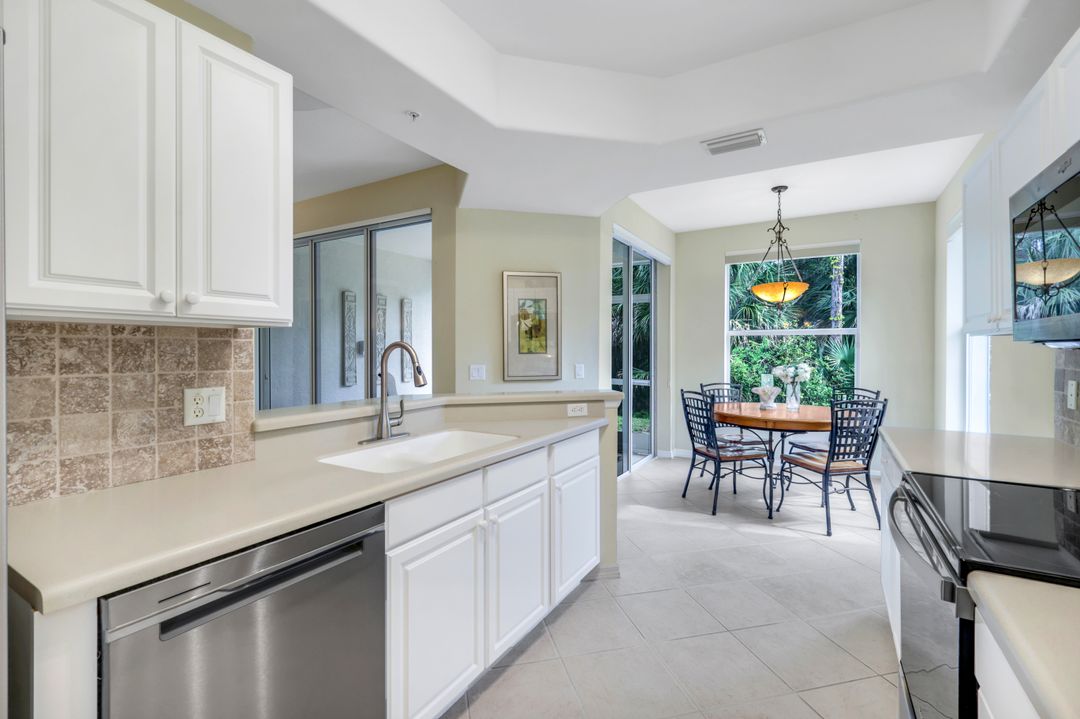 1445 Tiffany Ln #202, Naples, FL 34105