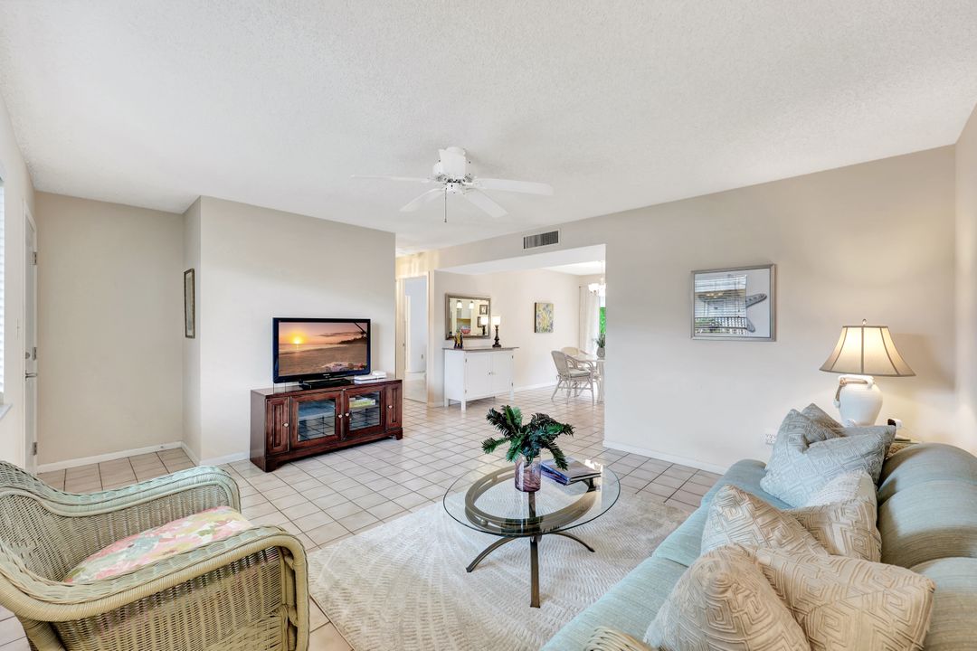 788 Park Shore Dr #E39, Naples, FL 34103