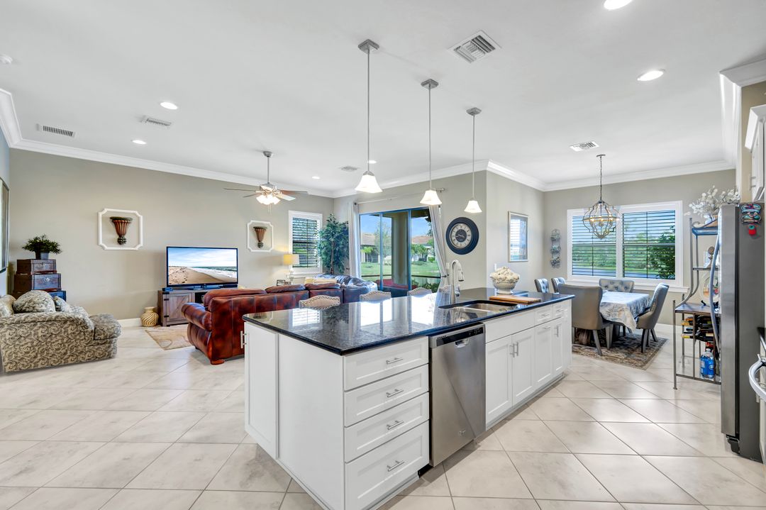 9079 Triangle Palms Ln, Fort Myers, FL 33913