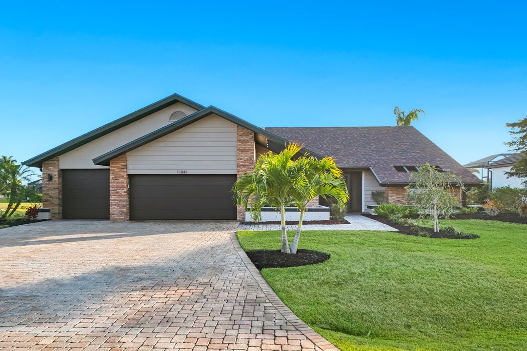 11841 Princess Grace Ct, Cape Coral, FL 33991