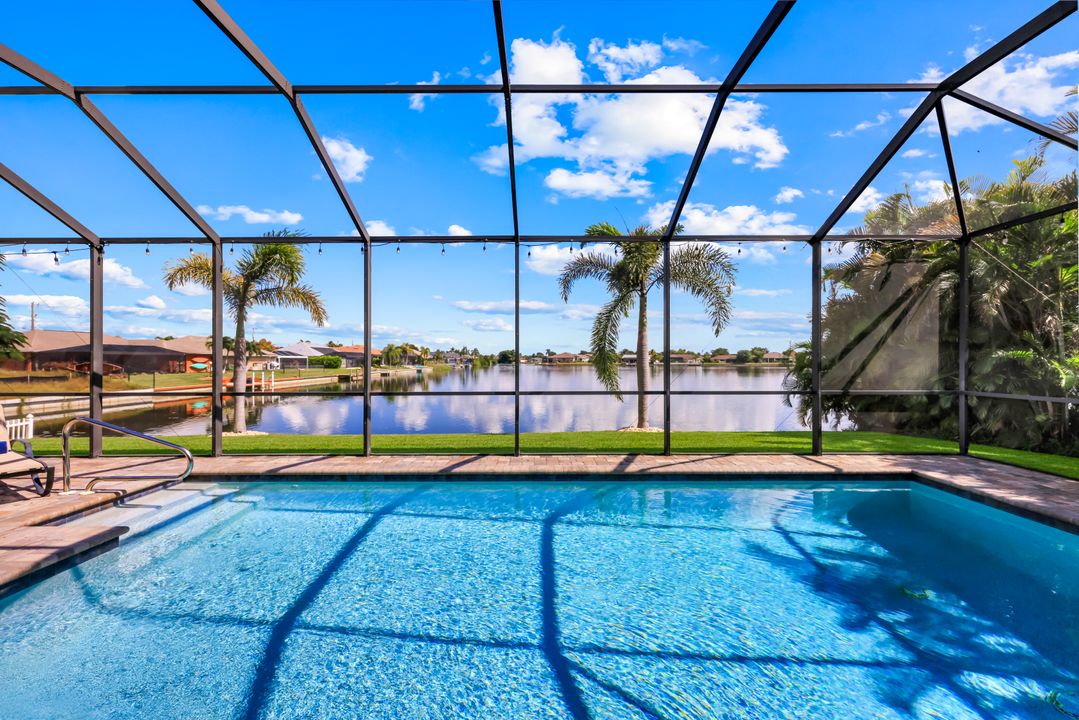 401 NE 19th Pl, Cape Coral, FL 33909