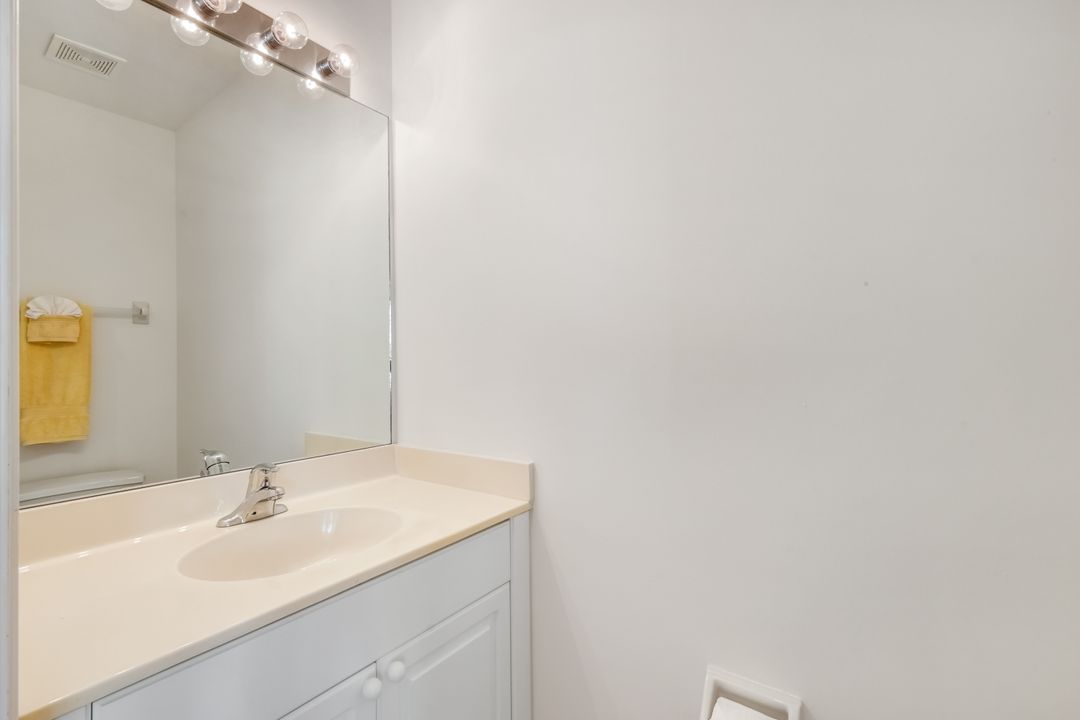 820 Bentwater Cir #101, Naples, FL 34108