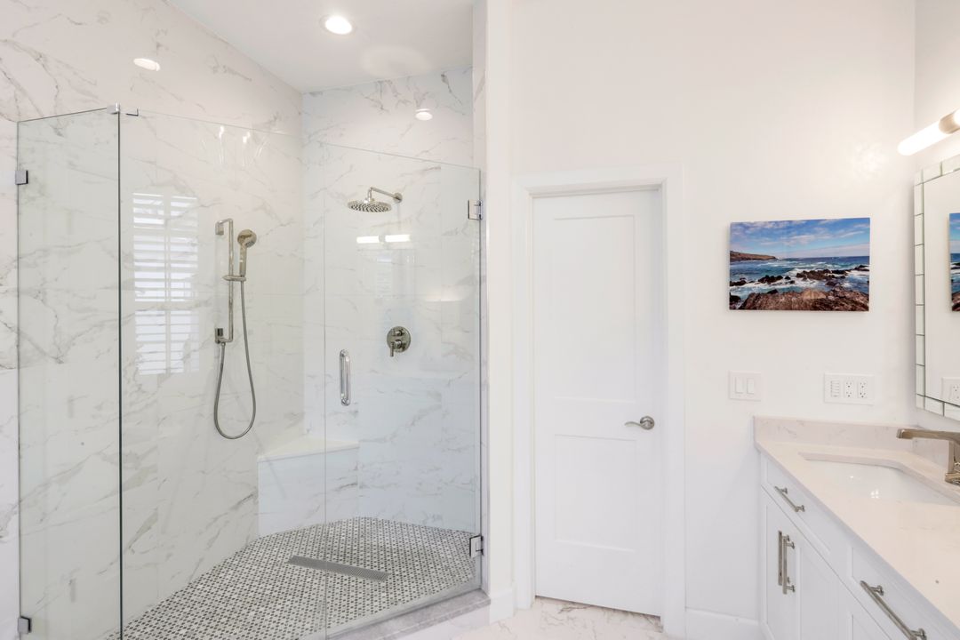 15303 Devon Green Ln, Naples, FL 34110