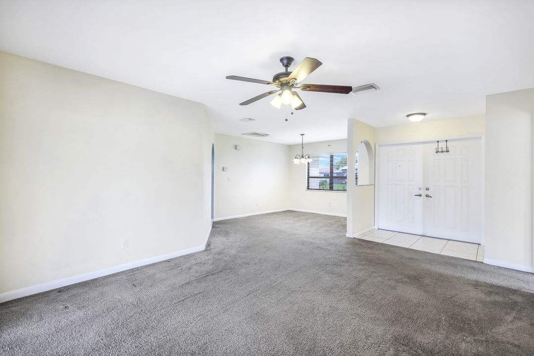 1925 SE 9th Terrace, Cape Coral, FL 33990