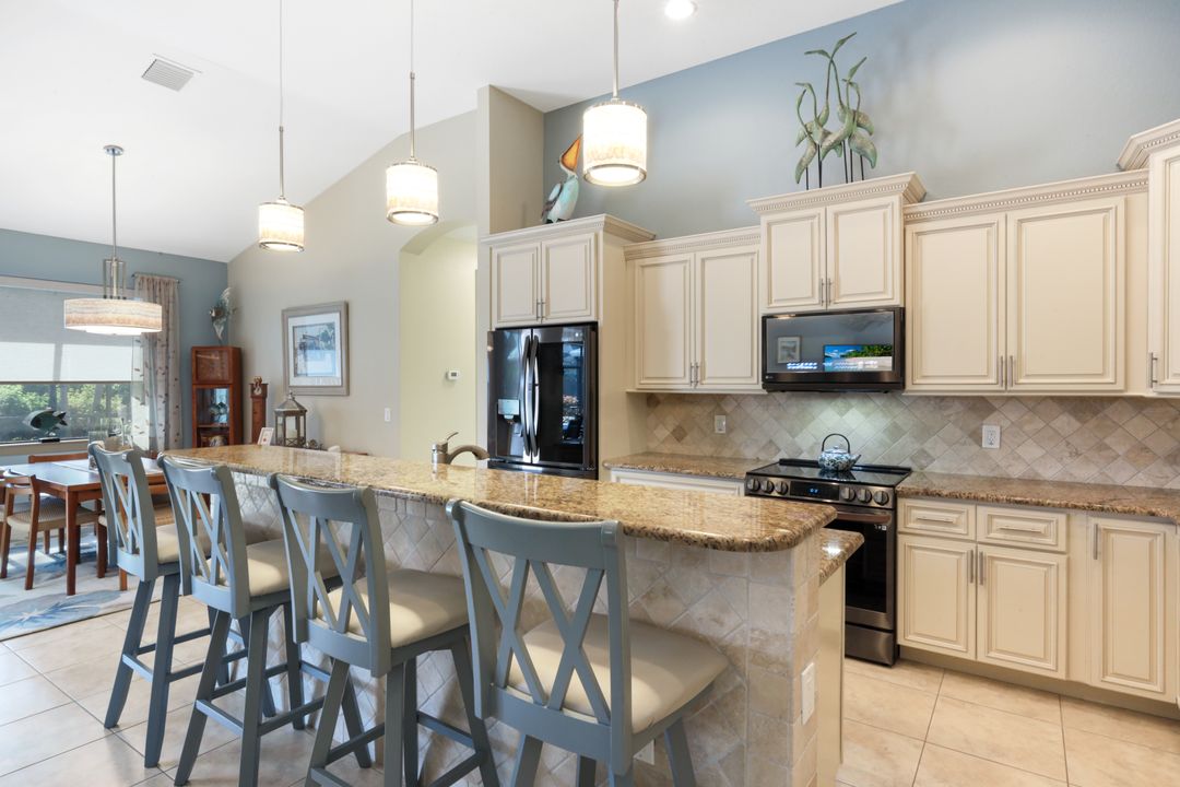 4407 SW 19th Ave, Cape Coral, FL 33914