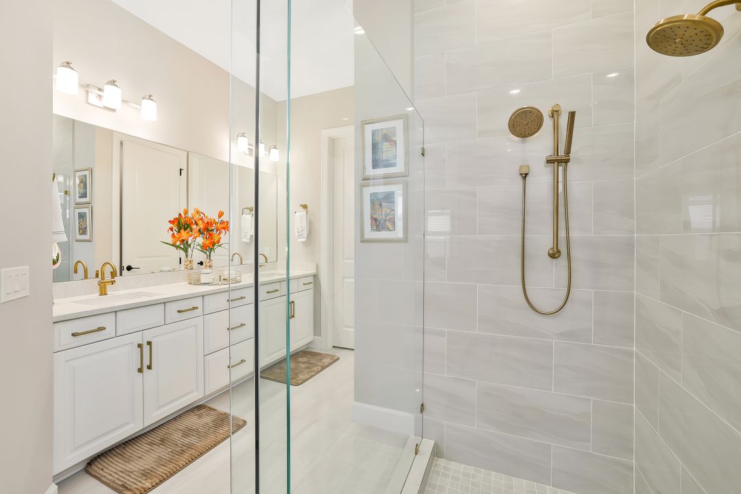 15710 Triesta Ln, Naples, FL 34114