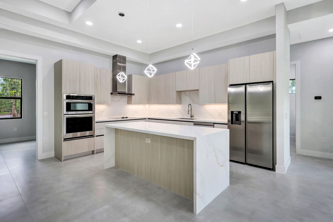 3366 72nd Ave NE, Naples, FL 34120