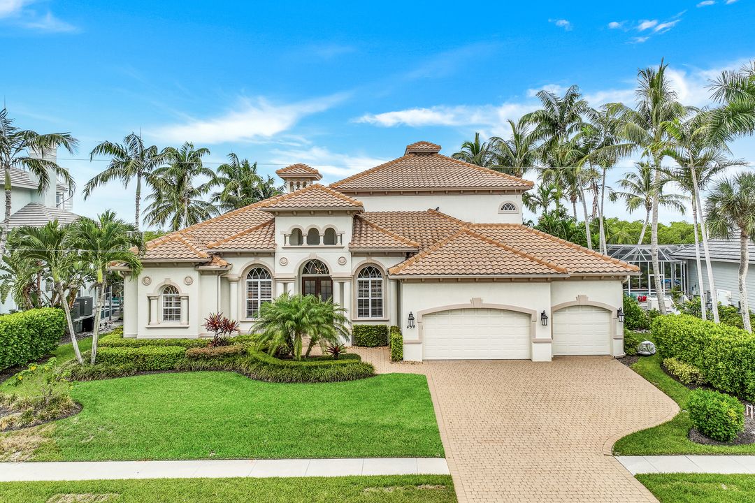 458 Spinnaker Dr, Marco Island, FL 34145