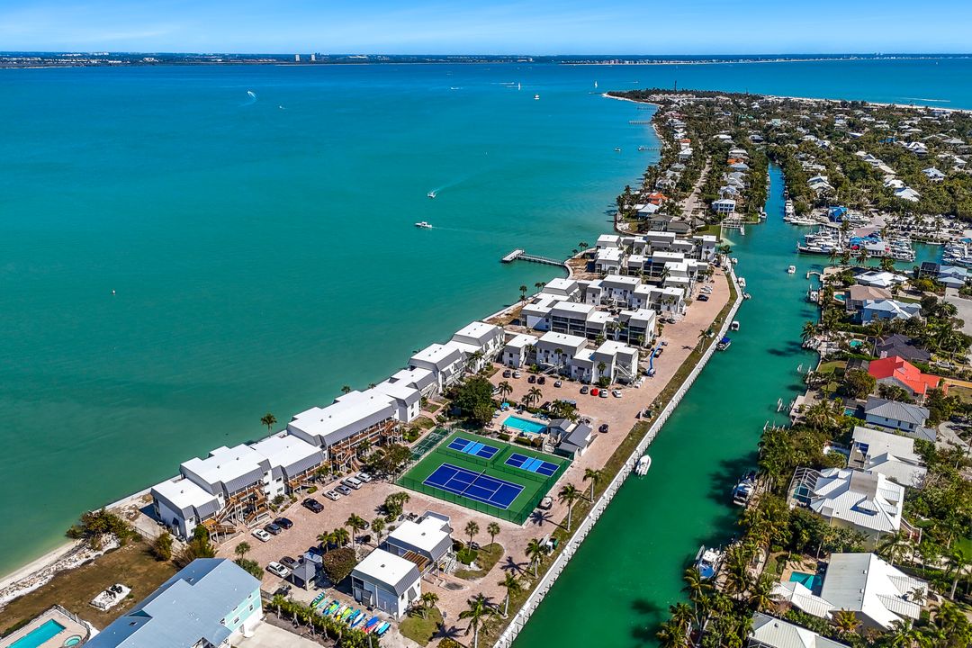 730 Sextant Dr, Sanibel, FL 33957