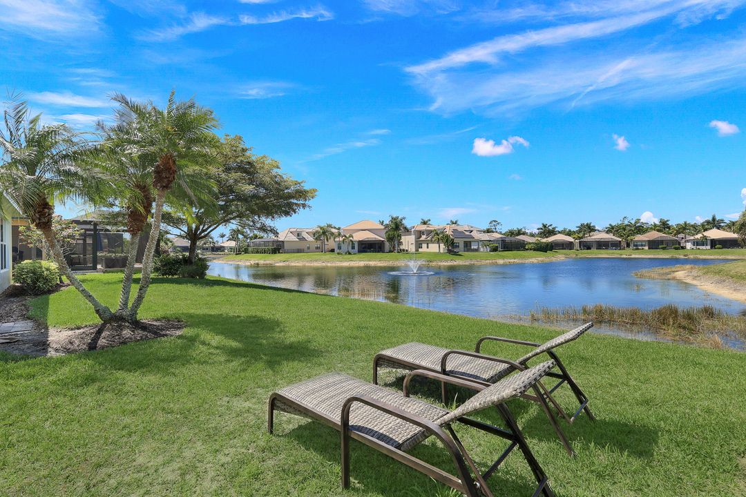 1685 Serrano Cir, Naples, FL 34105
