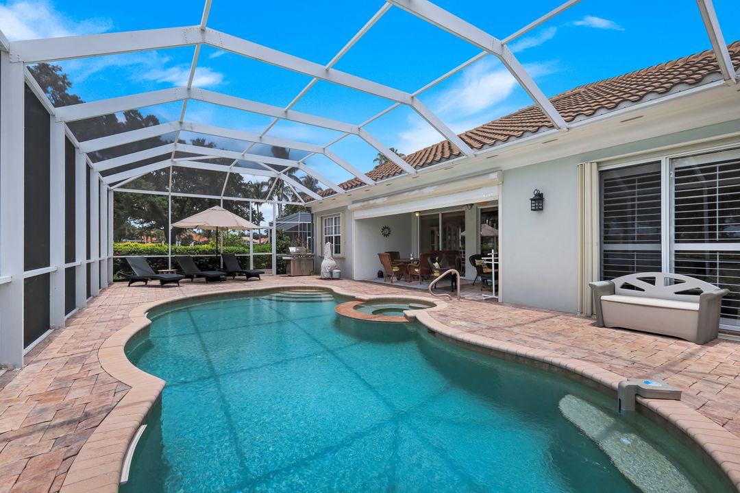 5855 Charlton Way, Naples, FL 34119