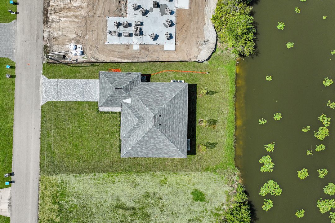 2622 NE 1st Pl, Cape Coral, FL 33909