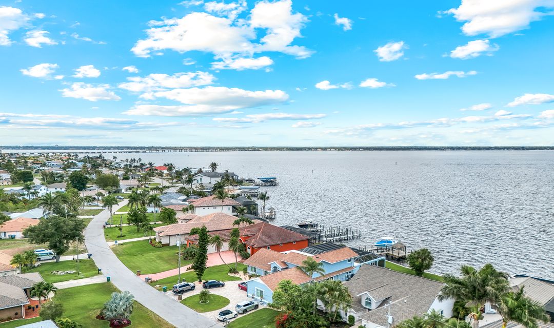 2250 SE 28th St, Cape Coral, FL 33904