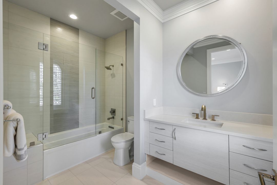 4900 Gulf Shore Blvd N, Naples, FL 34103