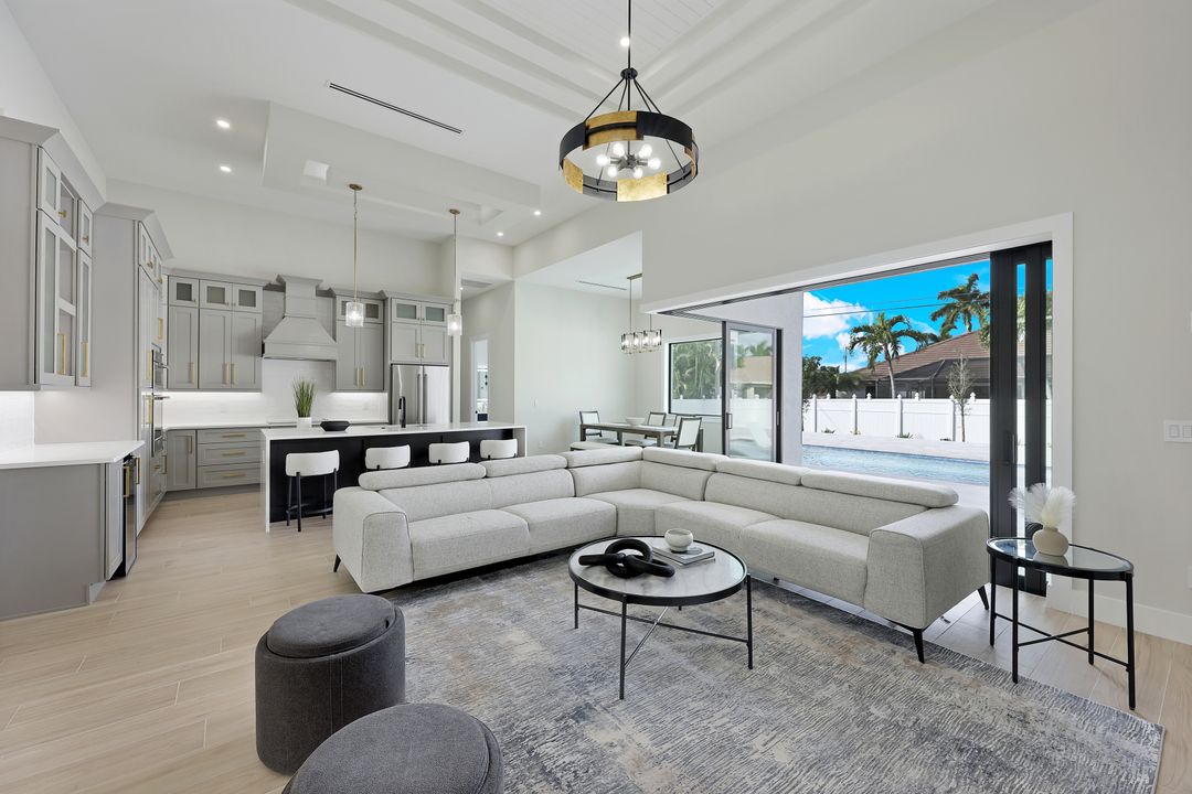 5240 SW 19th Pl, Cape Coral, FL 33914