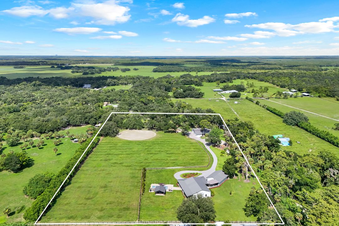 19080 Parkinson Rd, Alva, FL 33920