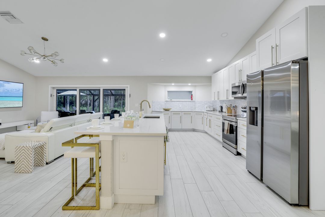 6641 Golden Gate Pkwy, Naples, FL 34105