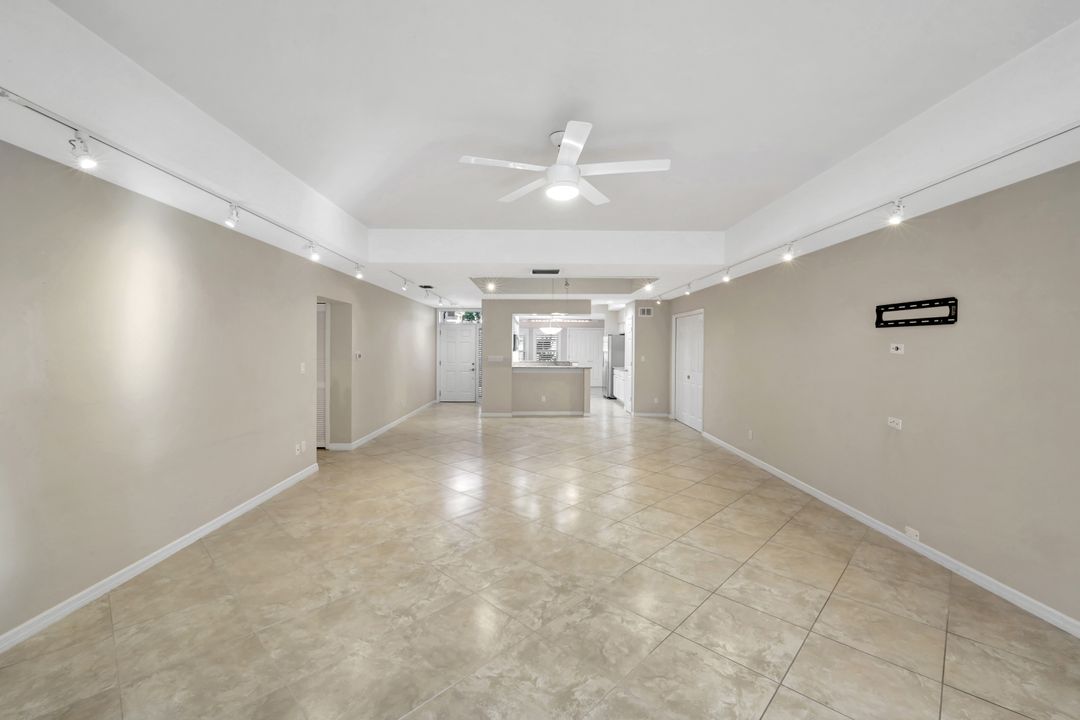 240 Via Perignon, Naples, FL 34119