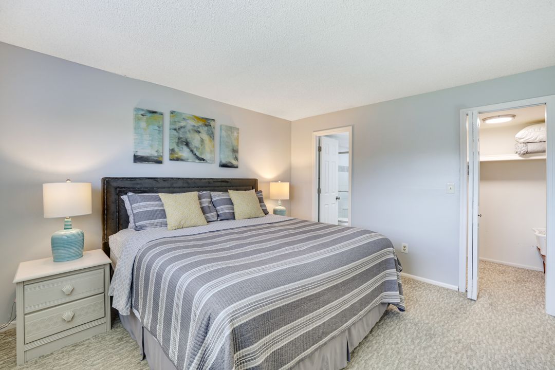 200 Forest Lakes Blvd #204, Naples, FL 34105
