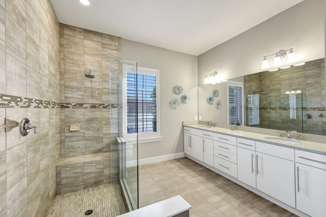 9314 Quarry Dr, Naples, FL 34120