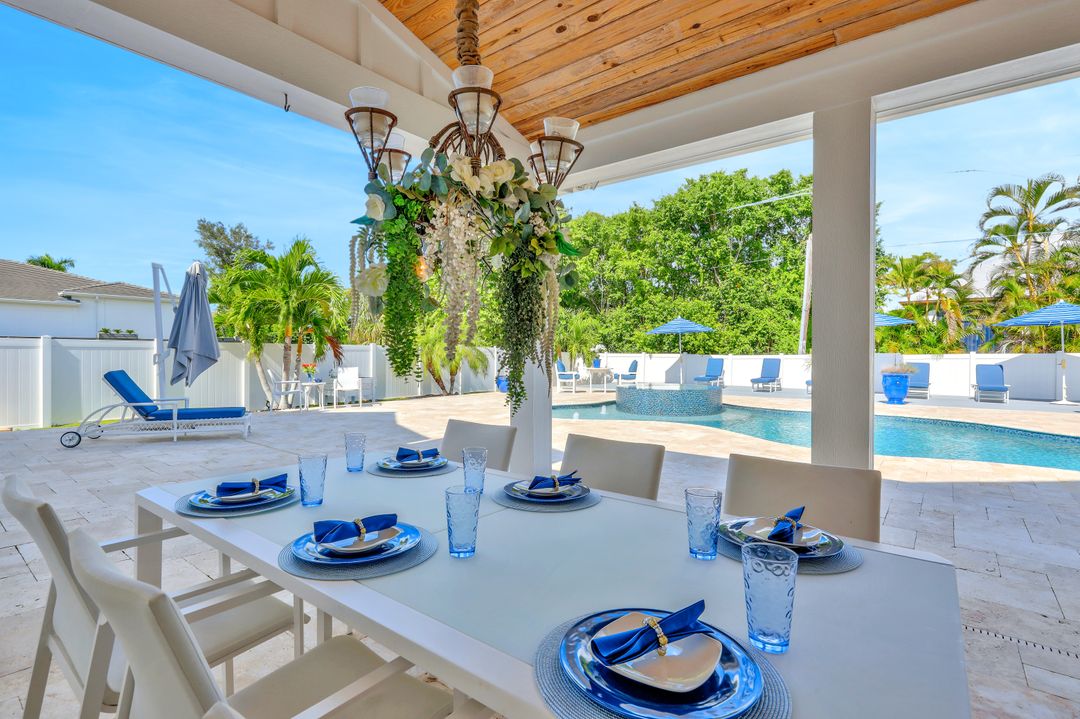 535 93rd Ave N, Naples, FL 34108