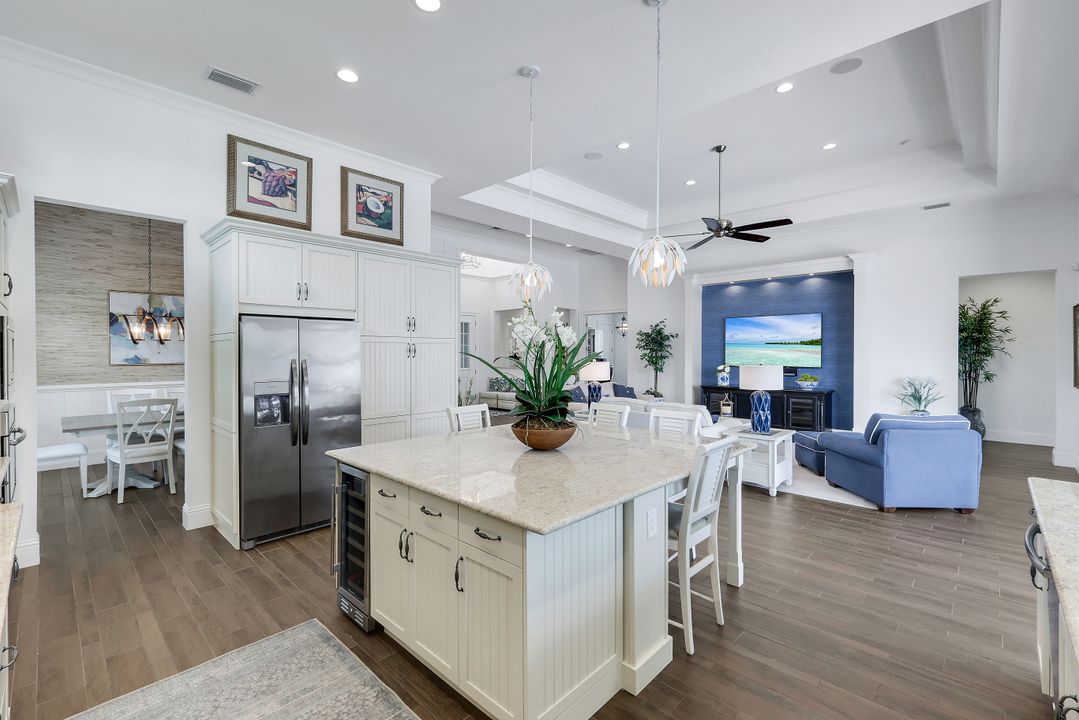 6460 Pembroke Wy, Naples, FL 34113