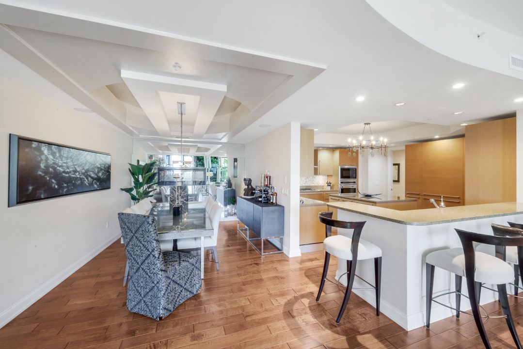 13675 Vanderbilt Dr #406, Naples, FL 34110