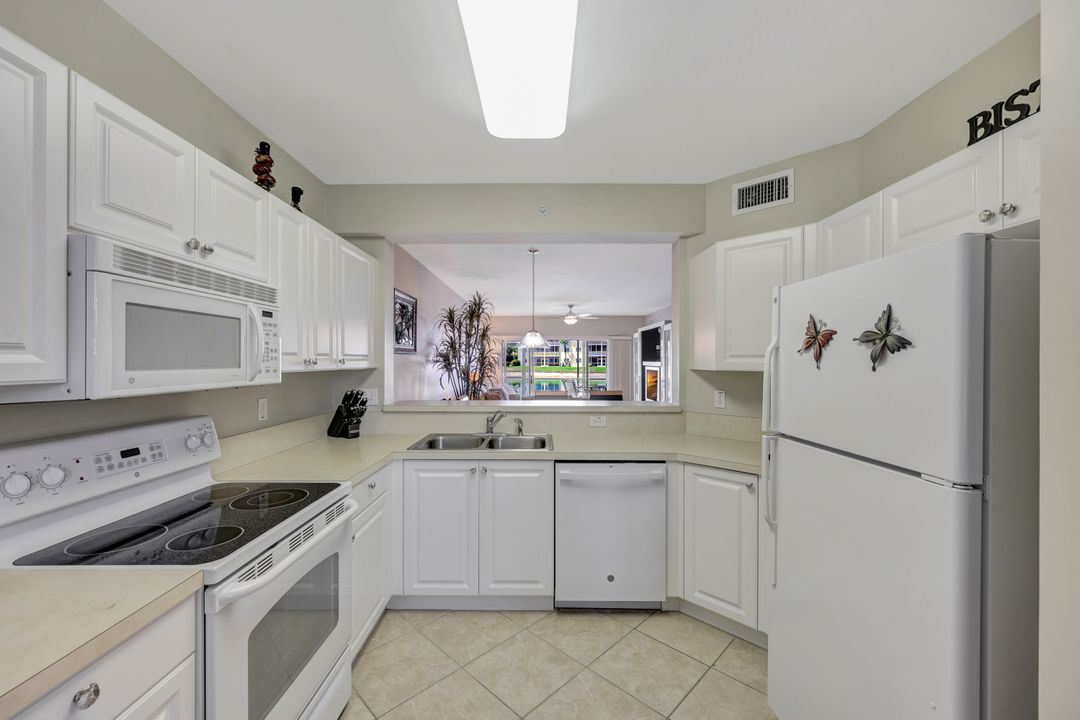 7818 Great Heron Way #104, Naples, FL 34104