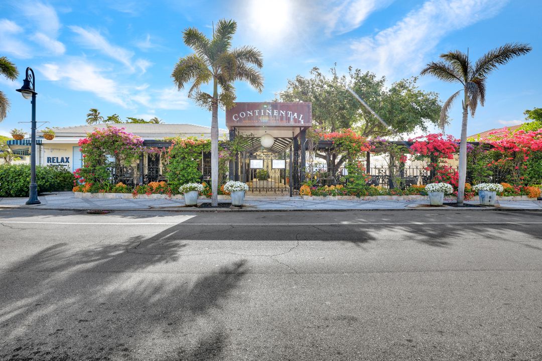 655 8th Ave S #6, Naples, FL 34102