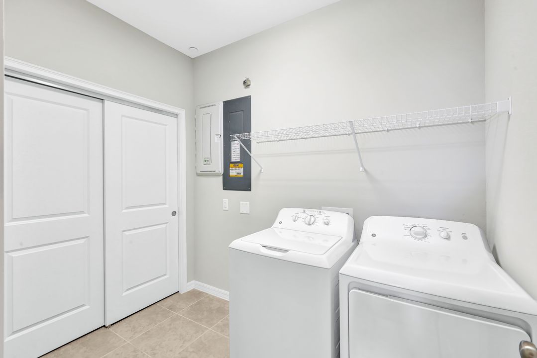 9389 Pocida Ct #203, Naples, FL 34119