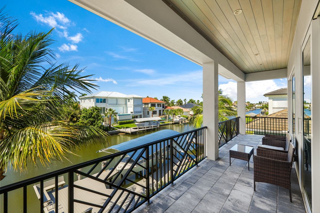 103 Bayview Ave, Naples, FL 34108