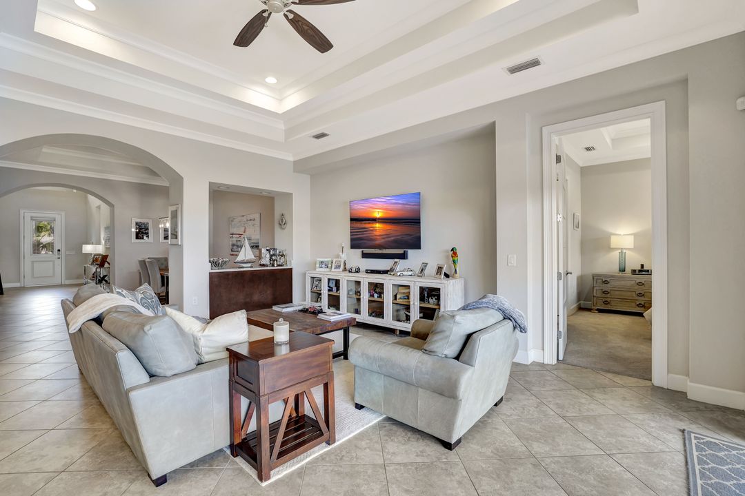 4905 Andros Dr, Naples, FL 34113