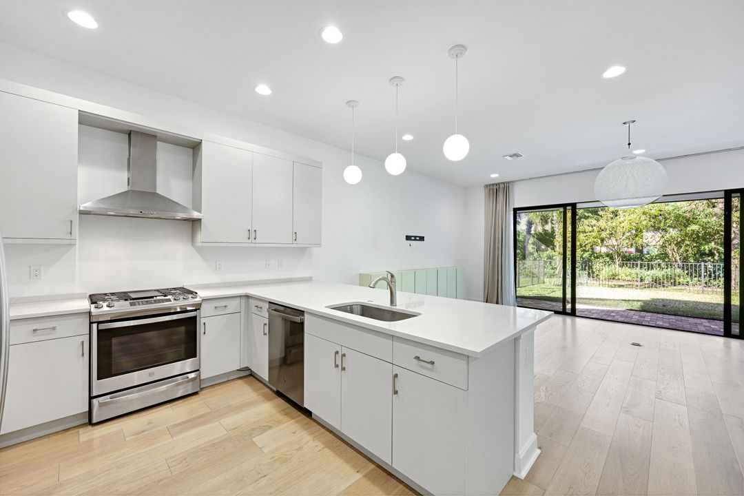 20812 Thistle Leaf Ln, Estero, FL 33928