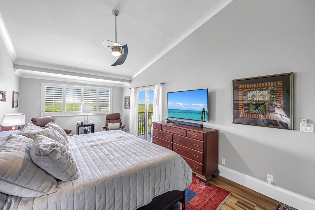 360 Horse Creek Dr #502, Naples, FL 34110