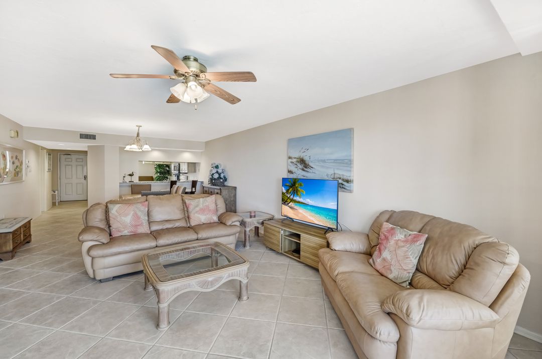 11118 Gulf Shore Dr #803, Naples, FL 34108