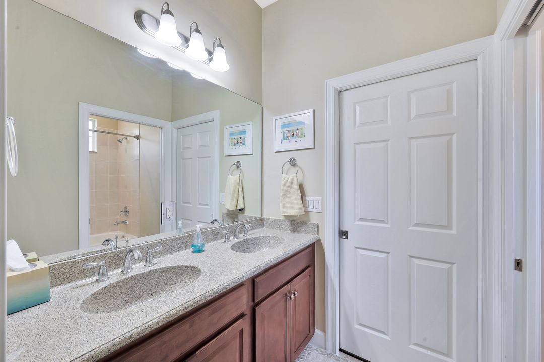 11982 Heather Woods Ct, Naples, FL 34120