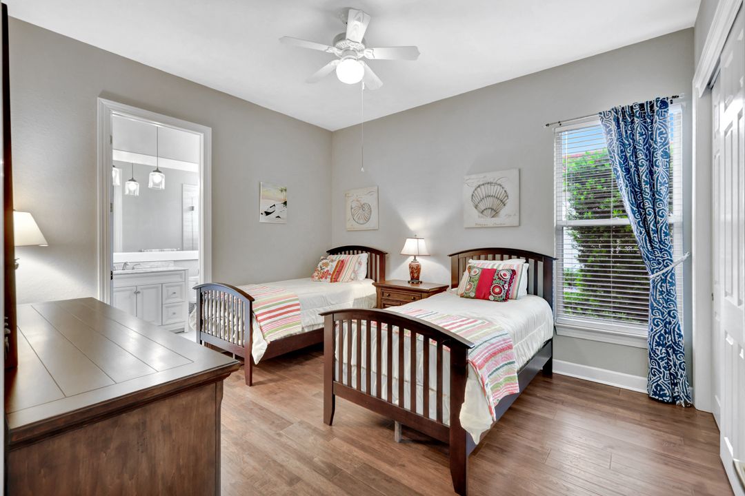 1282 Via Portofino, Naples, FL 34108