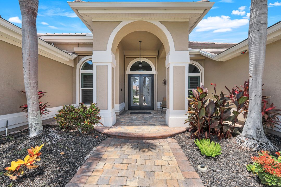 5606 Merlyn Ln, Cape Coral, FL 33914