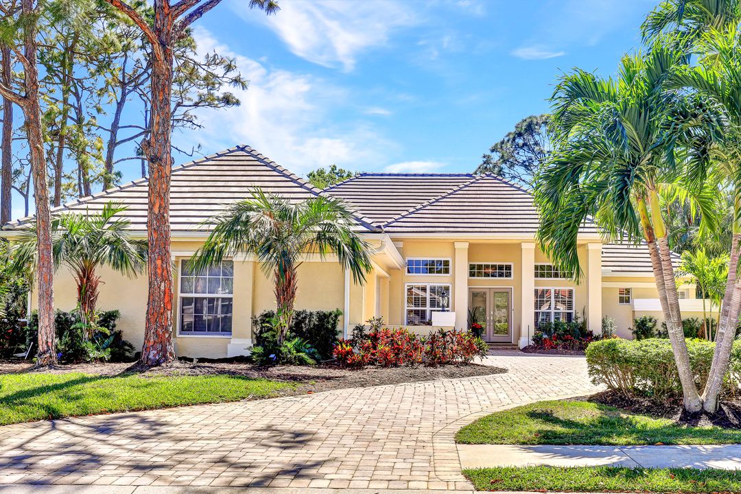 3771 Lakemont Dr, Bonita Springs, FL 34134