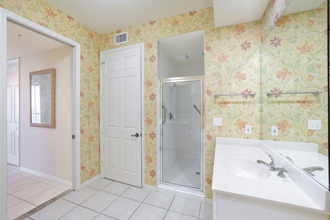 410 Flagship Dr #603, Naples, FL 34108