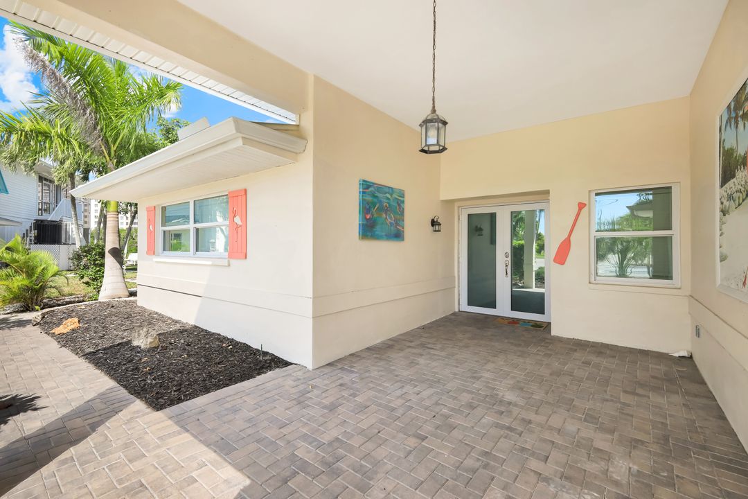 8552 Lagoon Rd, Fort Myers Beach, FL 33931