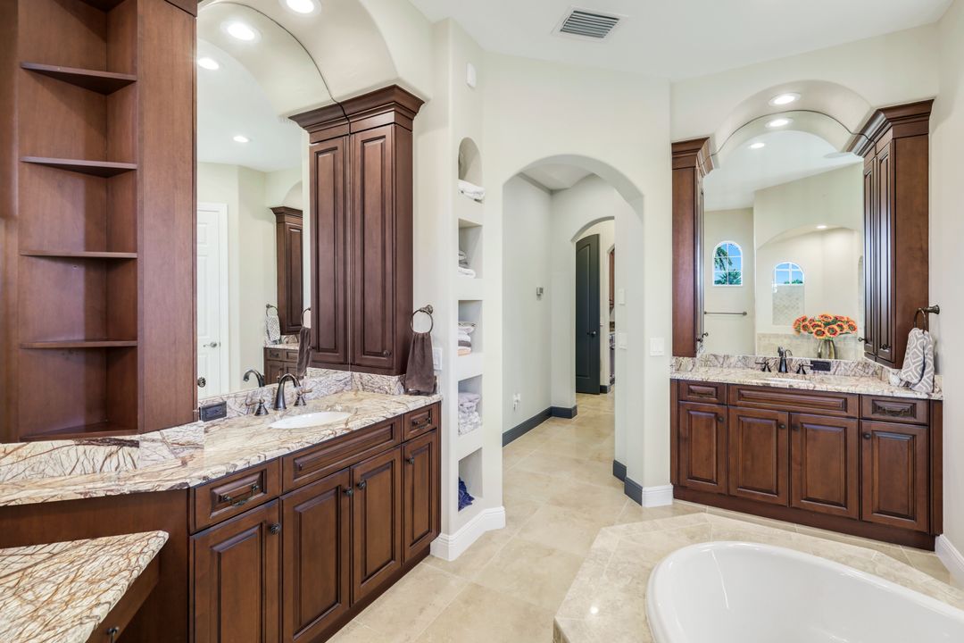 5727 Yardarm Ct, Cape Coral, FL 33914