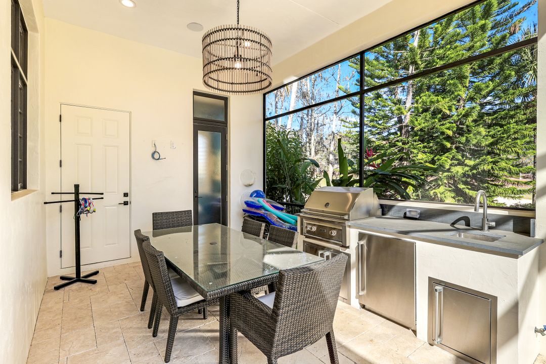 2904 Tiburon Blvd E, Naples, FL 34109