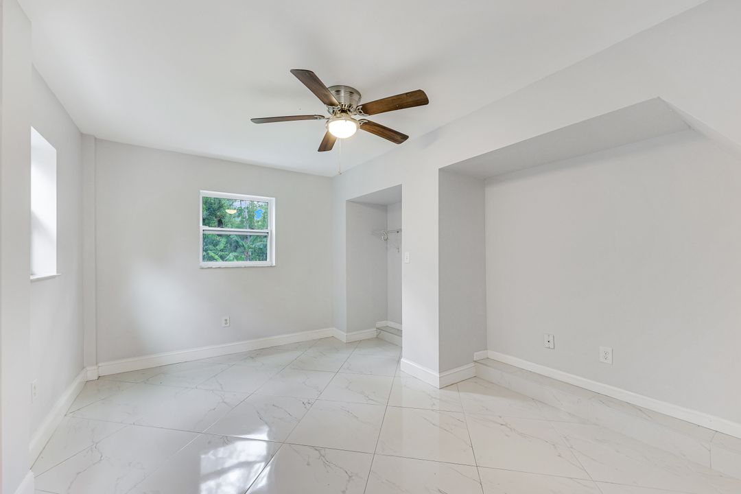 605 12th Ave NE, Naples, FL 34120