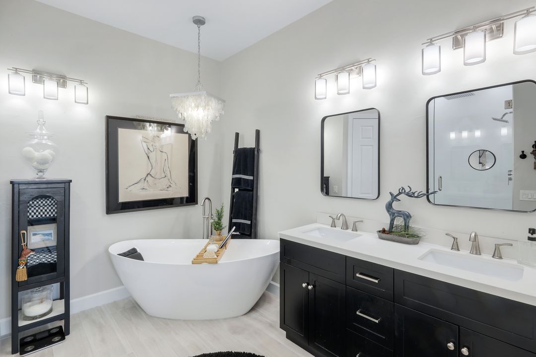 8783 Coastline Ct #202, Naples, FL 34120