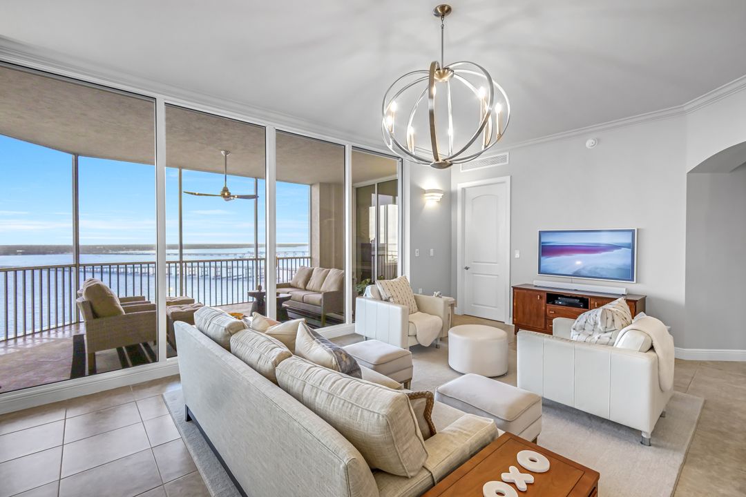 2090 W First St #2105, Fort Myers, FL 33901