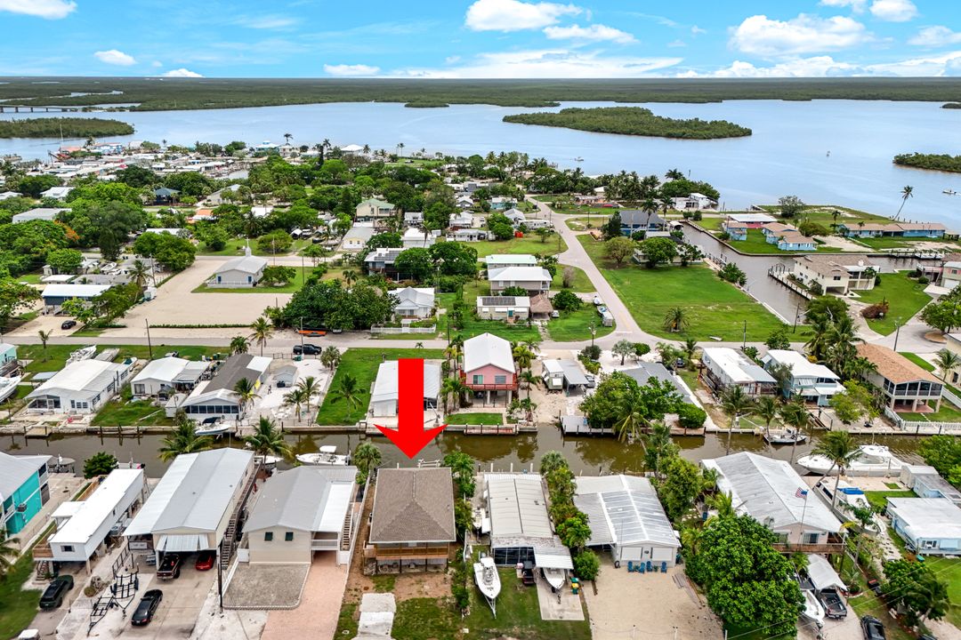 627 Palm Dr, Naples, FL 34114