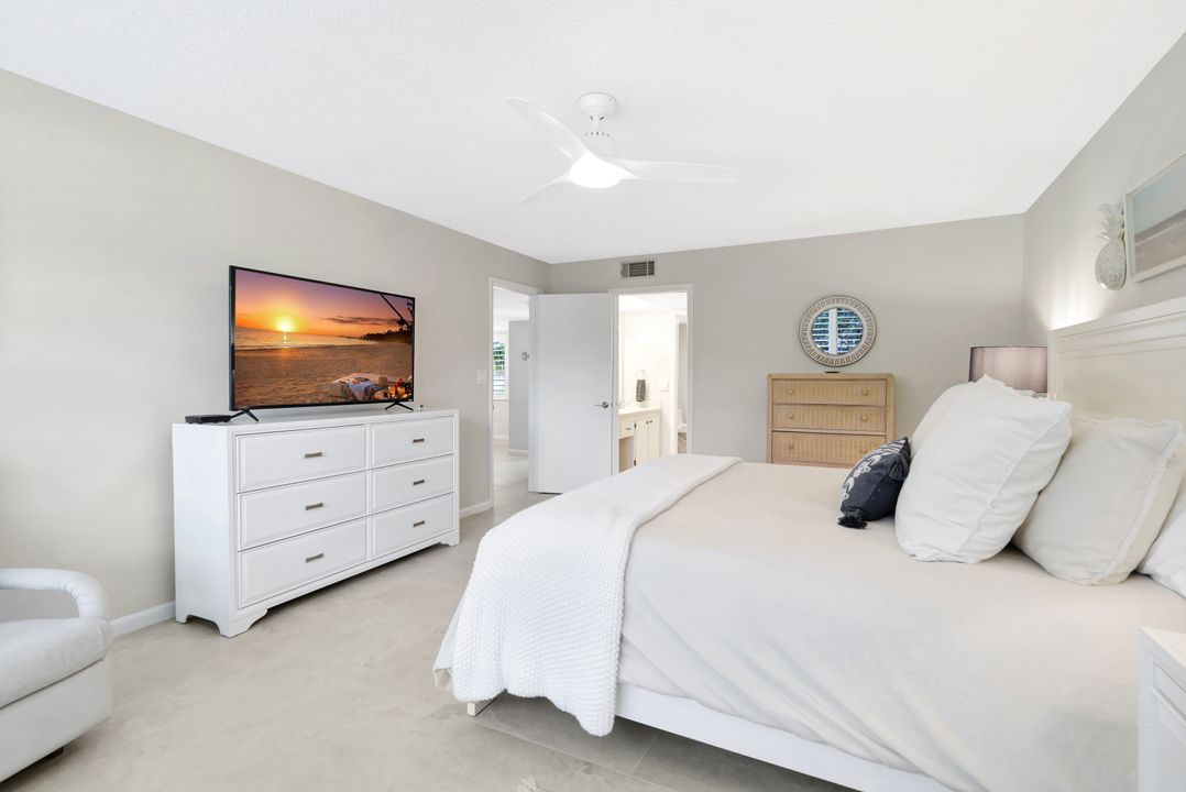 232 Memory Ln #2, Naples, FL 34112