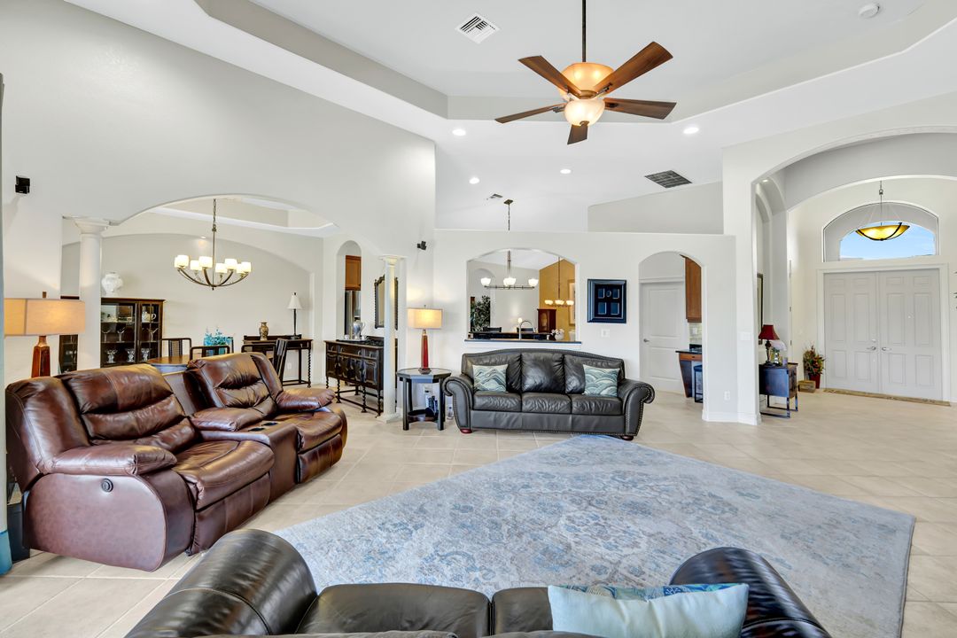 18493 Royal Hammock Blvd, Naples, FL 34114